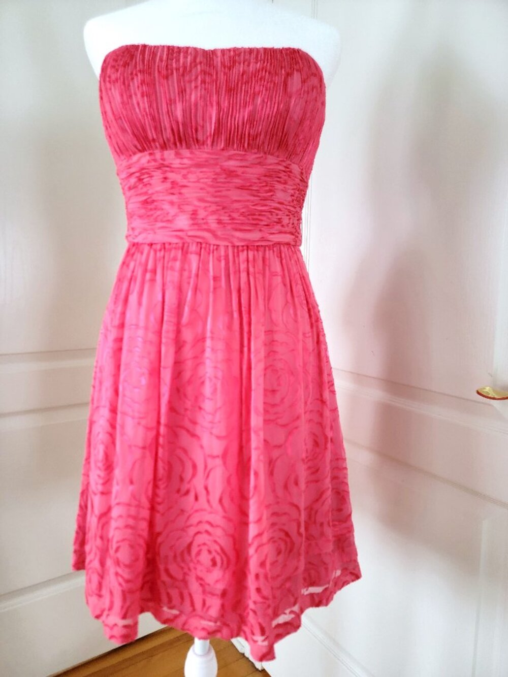 BCBG MAXAZRIA BRAND NEW DARK PINK FLORAL CHIFFON DRESS SIZE 6